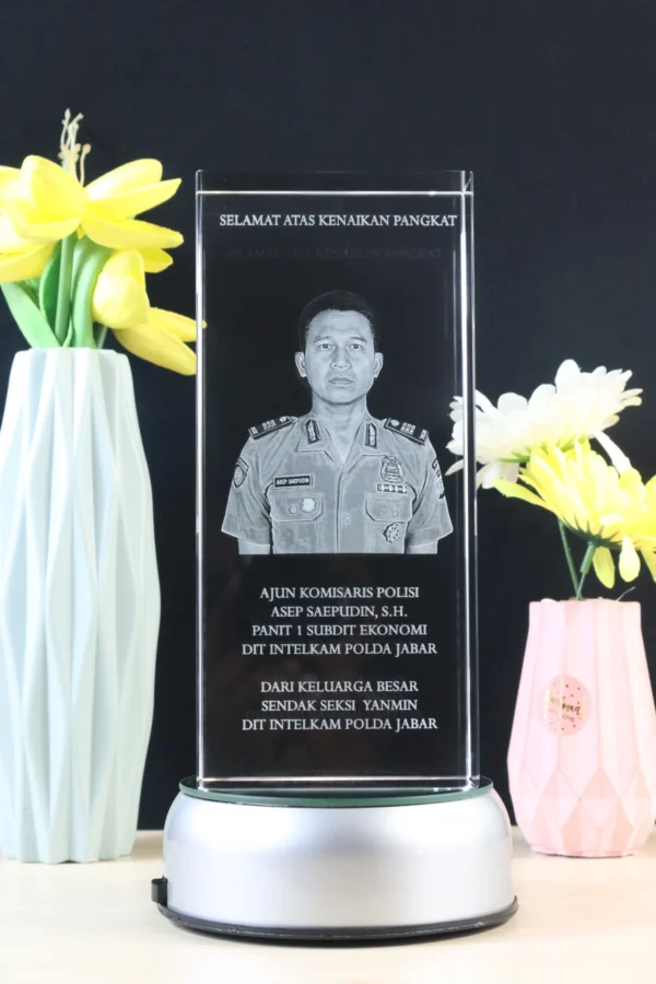 Kristal 3D Kenaikan Pangkat